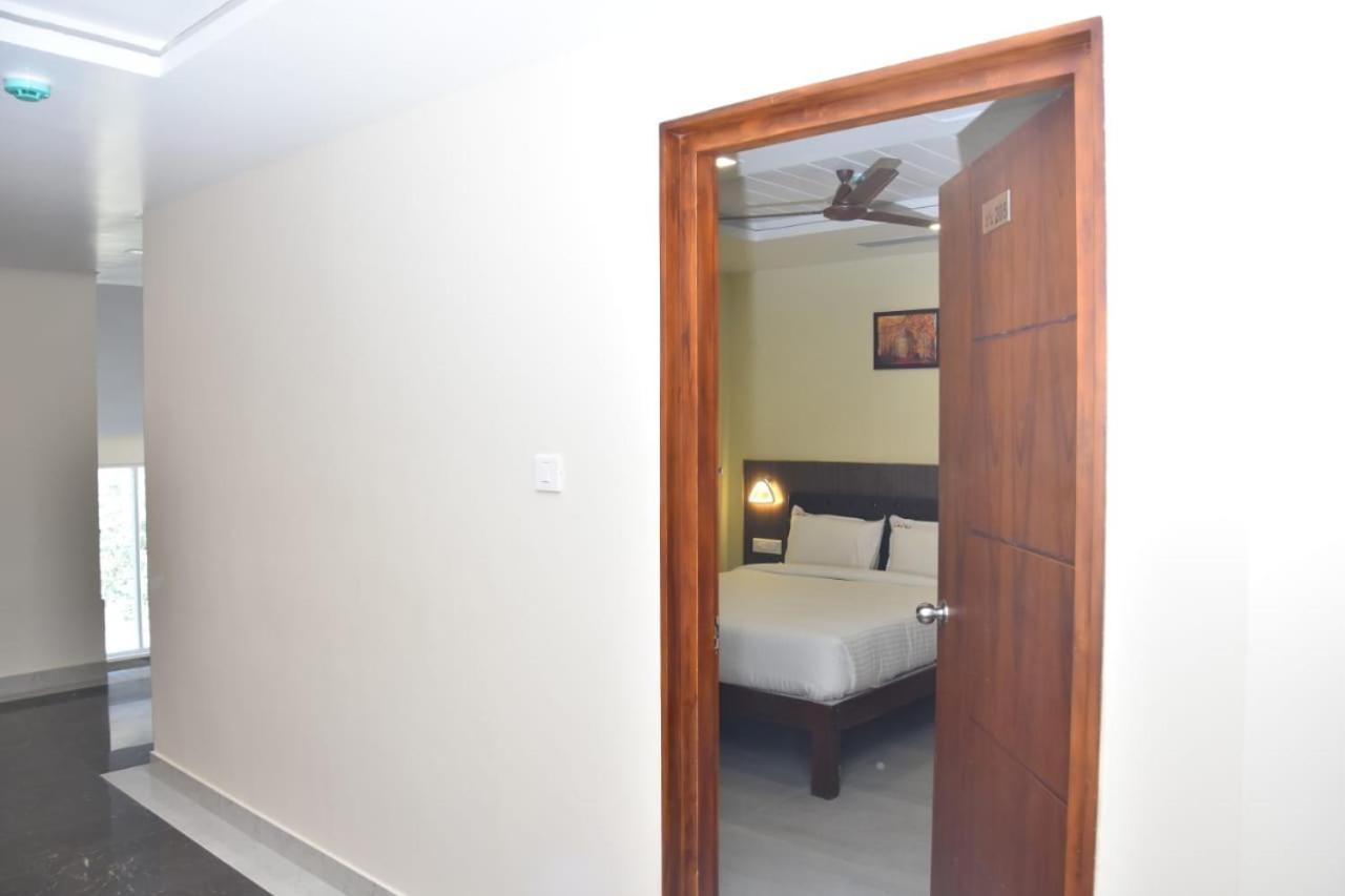 Hotel Le Arul Park Karaikal Exteriér fotografie